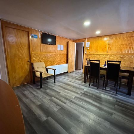 بويرتو ناتالز World'S End Hostal المظهر الخارجي الصورة