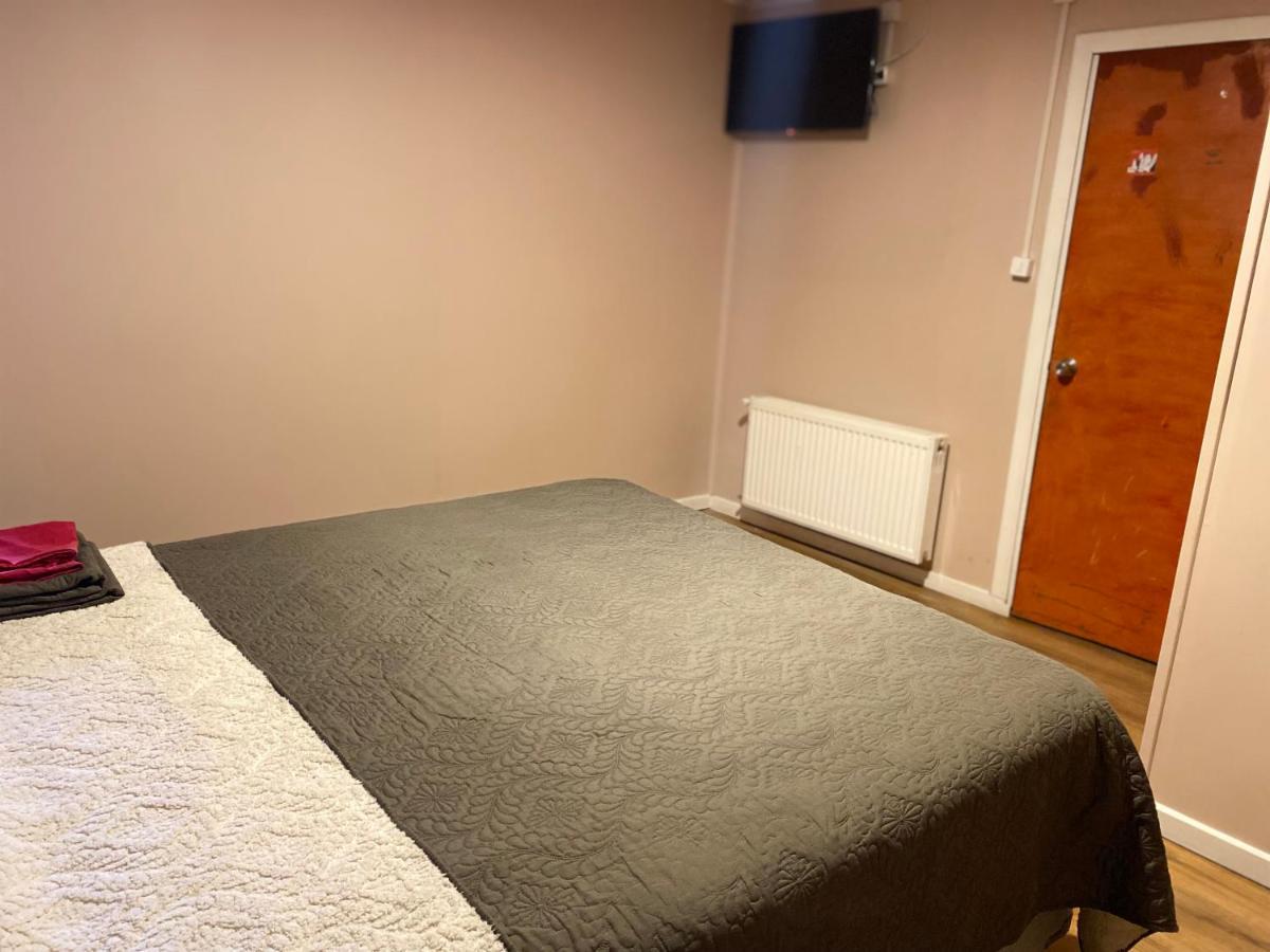 بويرتو ناتالز World'S End Hostal المظهر الخارجي الصورة