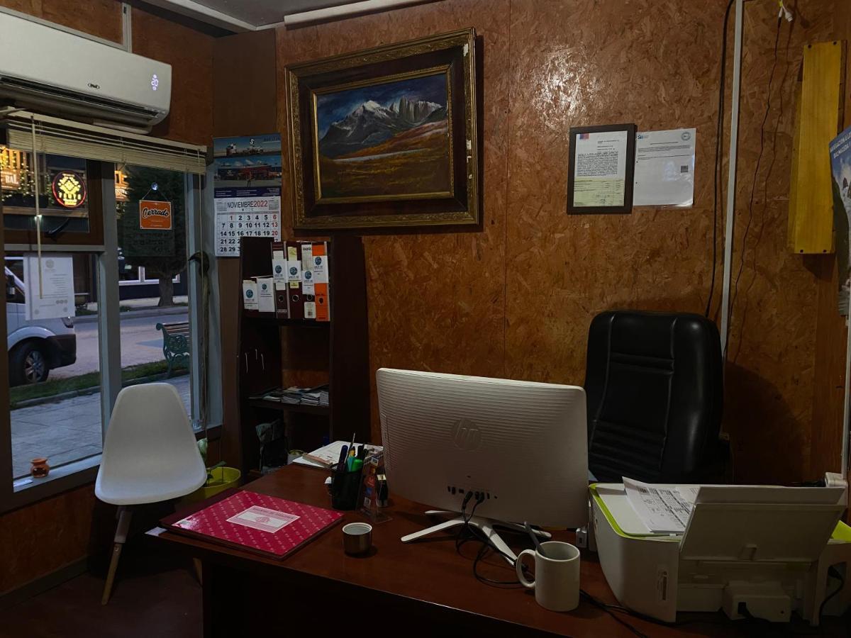 بويرتو ناتالز World'S End Hostal المظهر الخارجي الصورة
