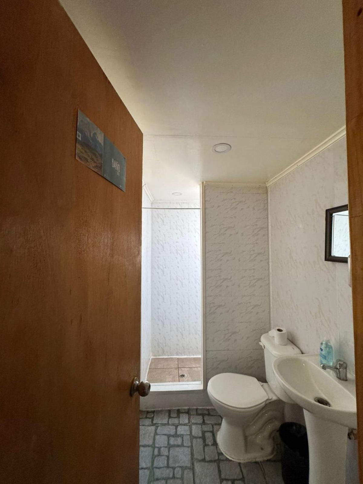 بويرتو ناتالز World'S End Hostal المظهر الخارجي الصورة