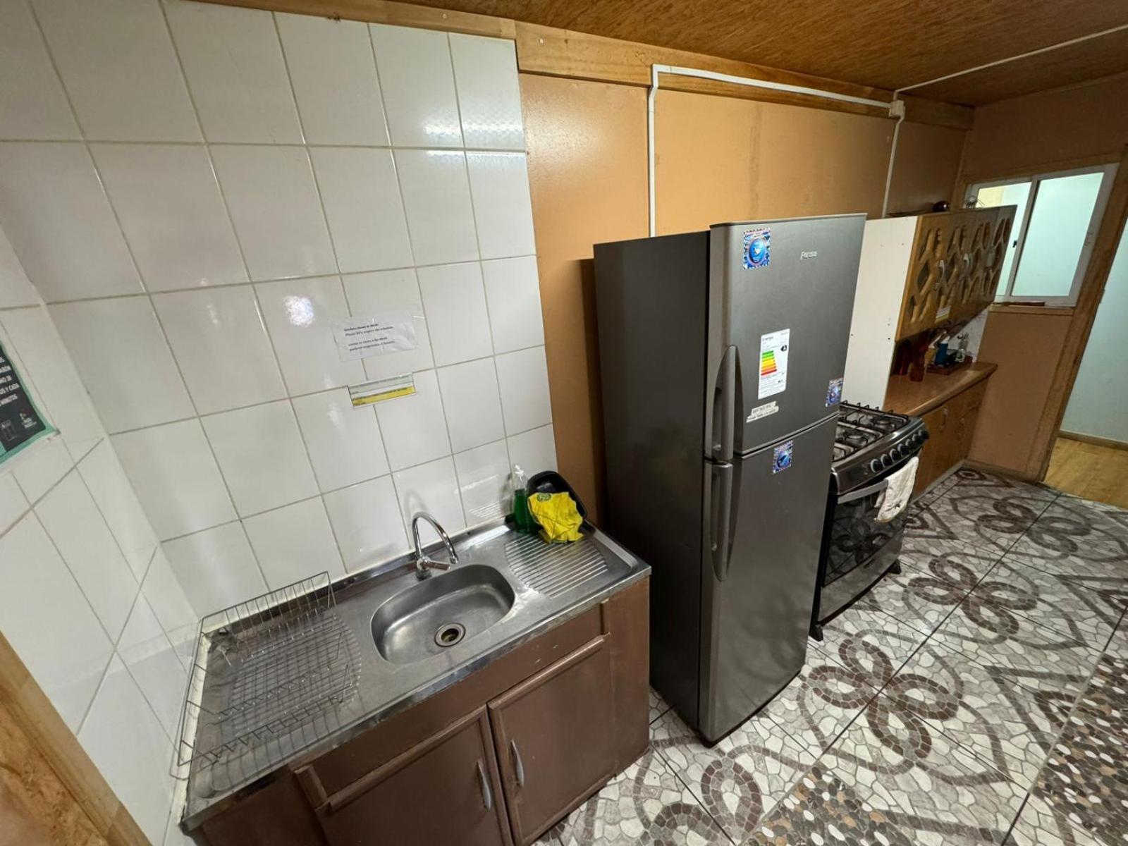 بويرتو ناتالز World'S End Hostal المظهر الخارجي الصورة