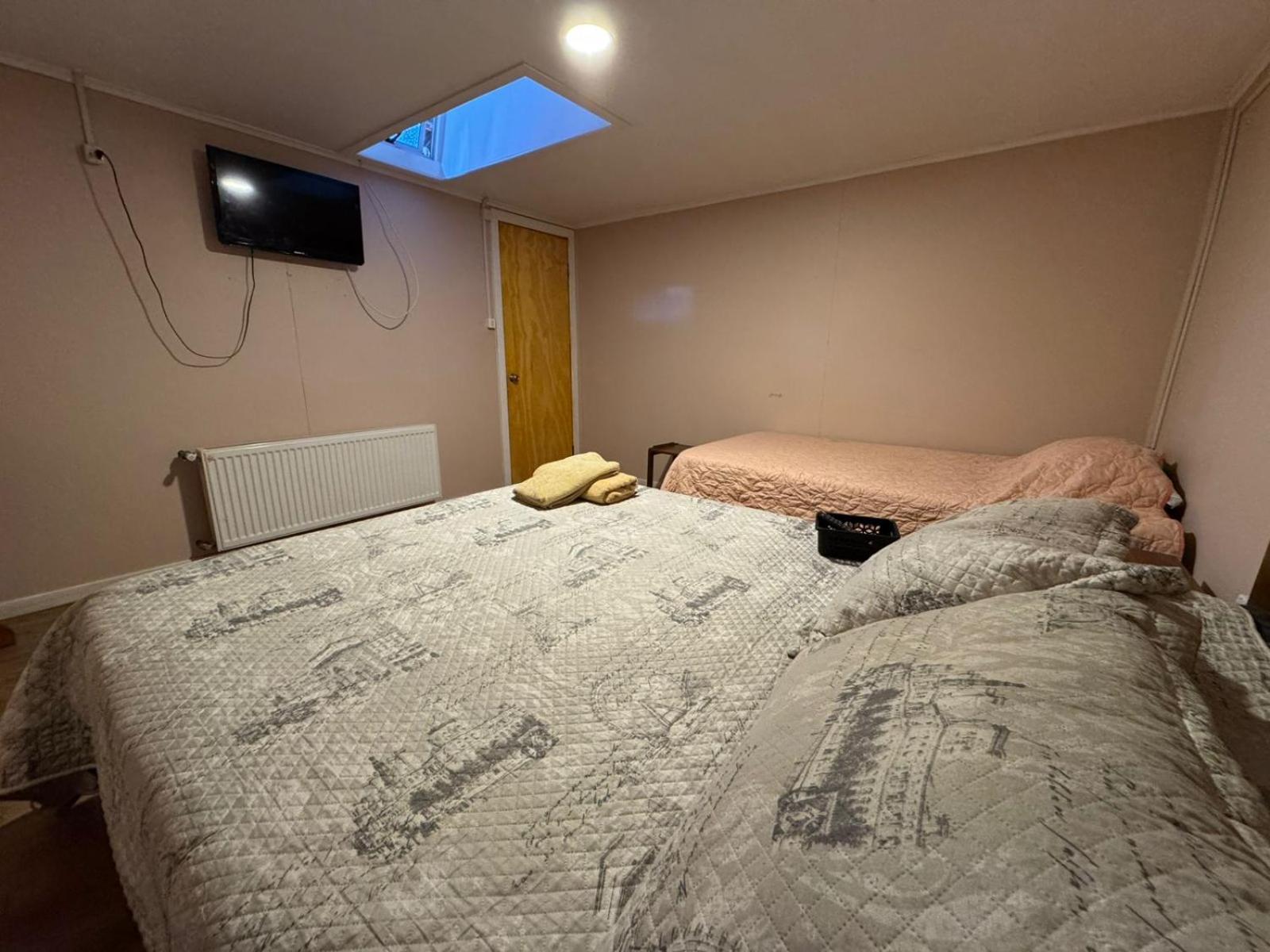 بويرتو ناتالز World'S End Hostal المظهر الخارجي الصورة