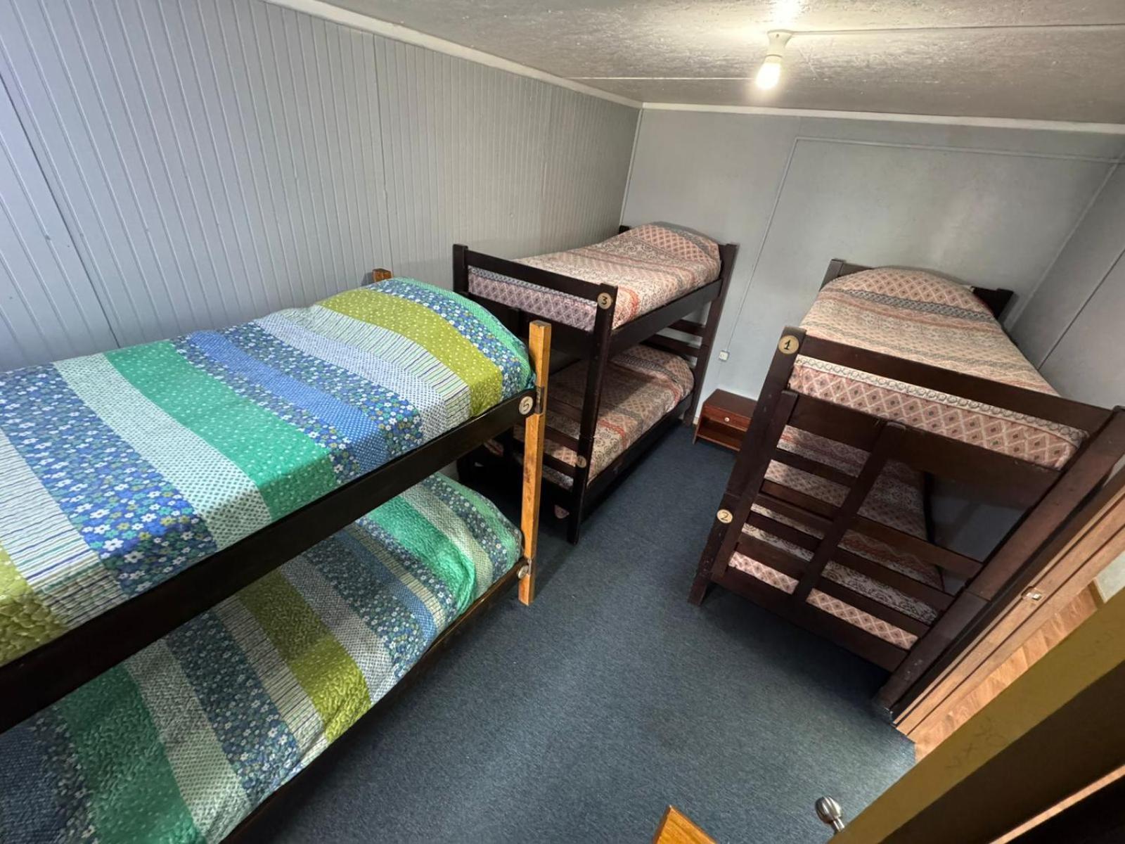 بويرتو ناتالز World'S End Hostal المظهر الخارجي الصورة